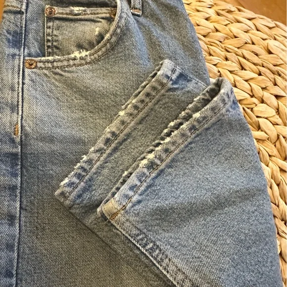 AGOLDE Riley Cropped Jeans - Picture 3 of 8